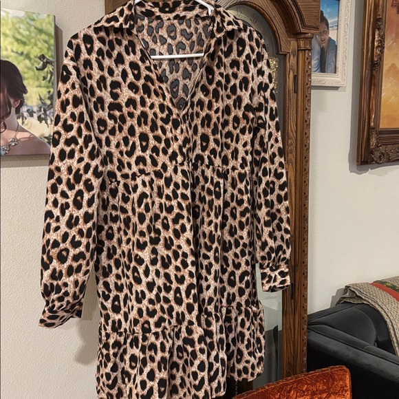 Dresses & Skirts - Leopard Print Loose Flowing Long Sleeve Above Knee Length Dress